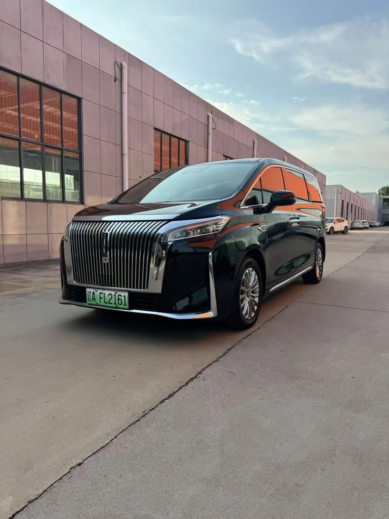 Open image lightbox: WEY 2024 Alpine PHEV 1.5T Four-wheel Drive Premium Edition Automatic Gear