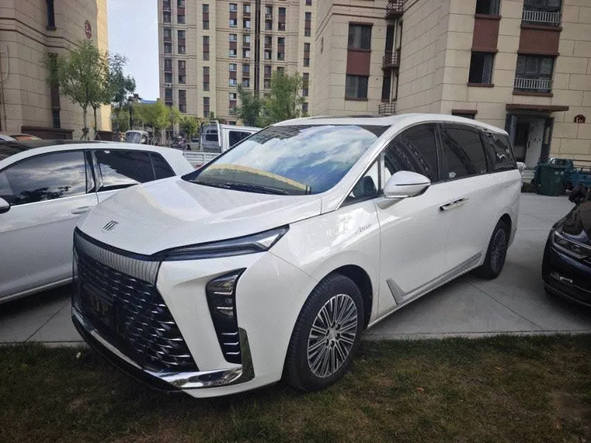 打开图片灯箱:Buick 2024 GL8 Lu Zun PHEV 1.5T Smart Edition 7-seat Automatic Gear