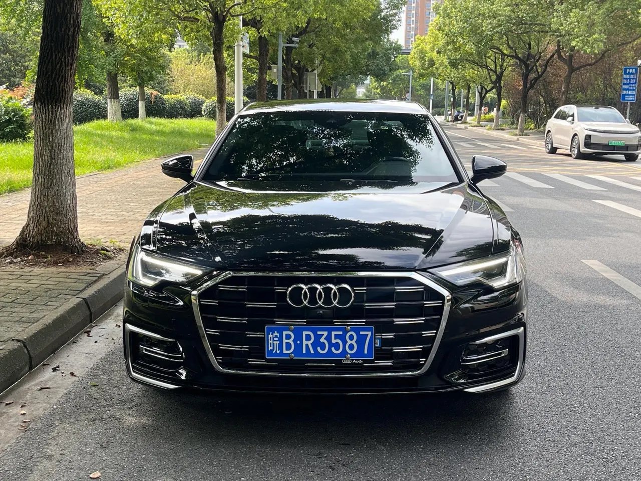 Audi 2025 A6L 2.0TFSI 40TFSI Deluxe Dynamic Automatic 2