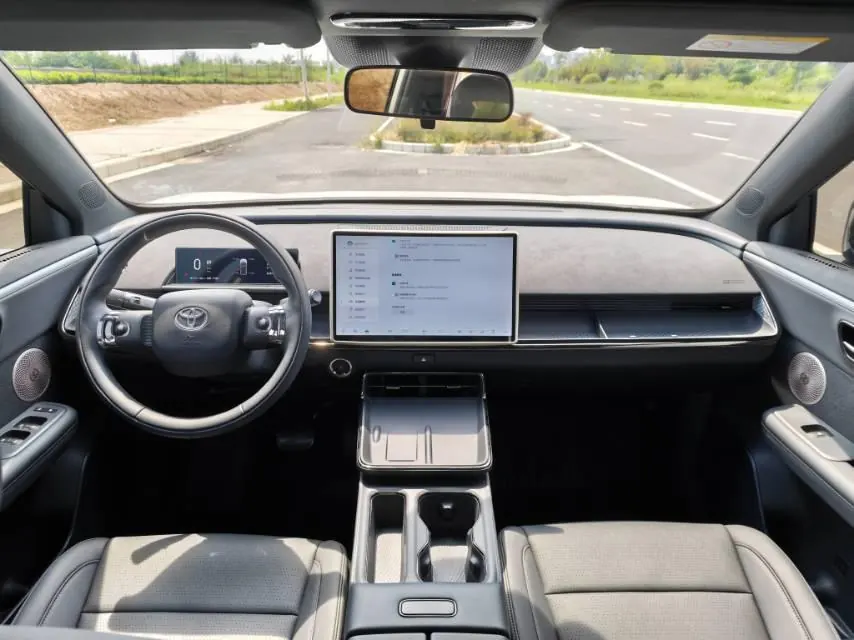 Toyota 2025 Platinum Intelligence 3X 520 Pro Automatic Gear 3