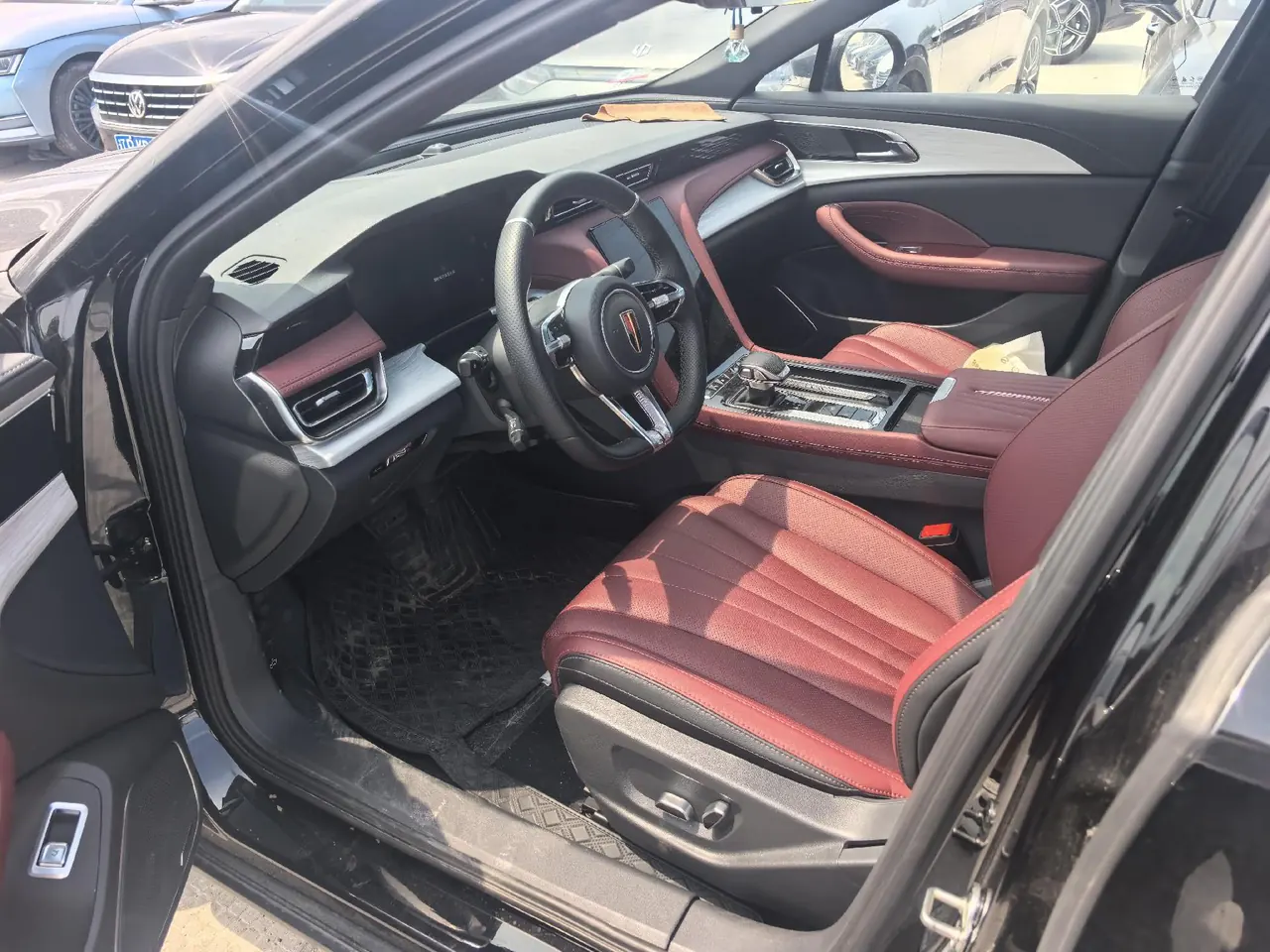 HongQi 2025 H5 1.5T Xuan Ying Edition Automatic Gear 4