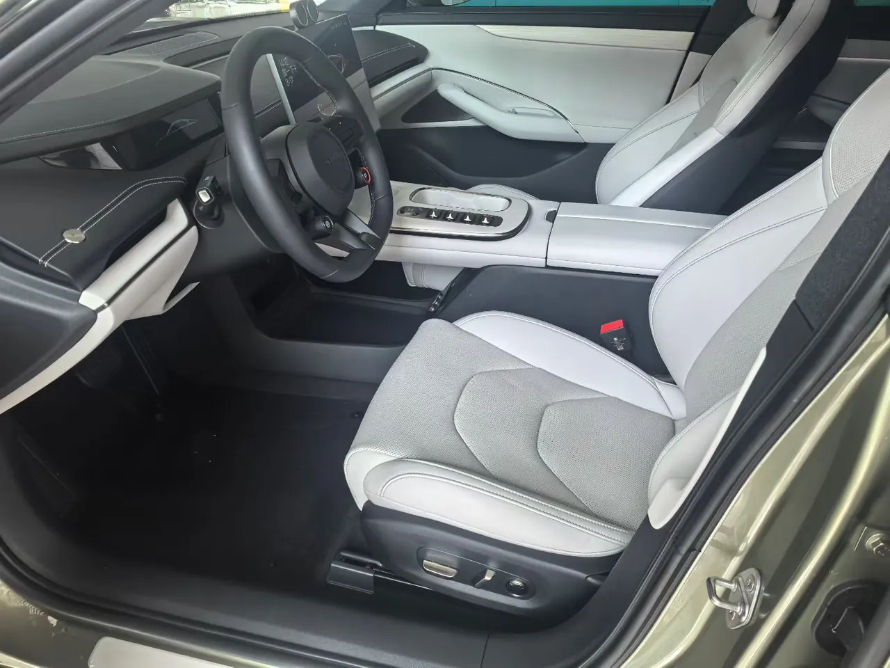 MI 2024 SU 7 830km Rear Drive Ultra Long Endurance High-end Smart Drive Pro Edition Automatic Gear 4