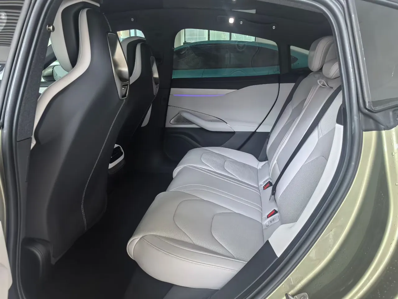 MI 2024 SU 7 830km Rear Drive Ultra Long Endurance High-end Smart Drive Pro Edition Automatic Gear 5