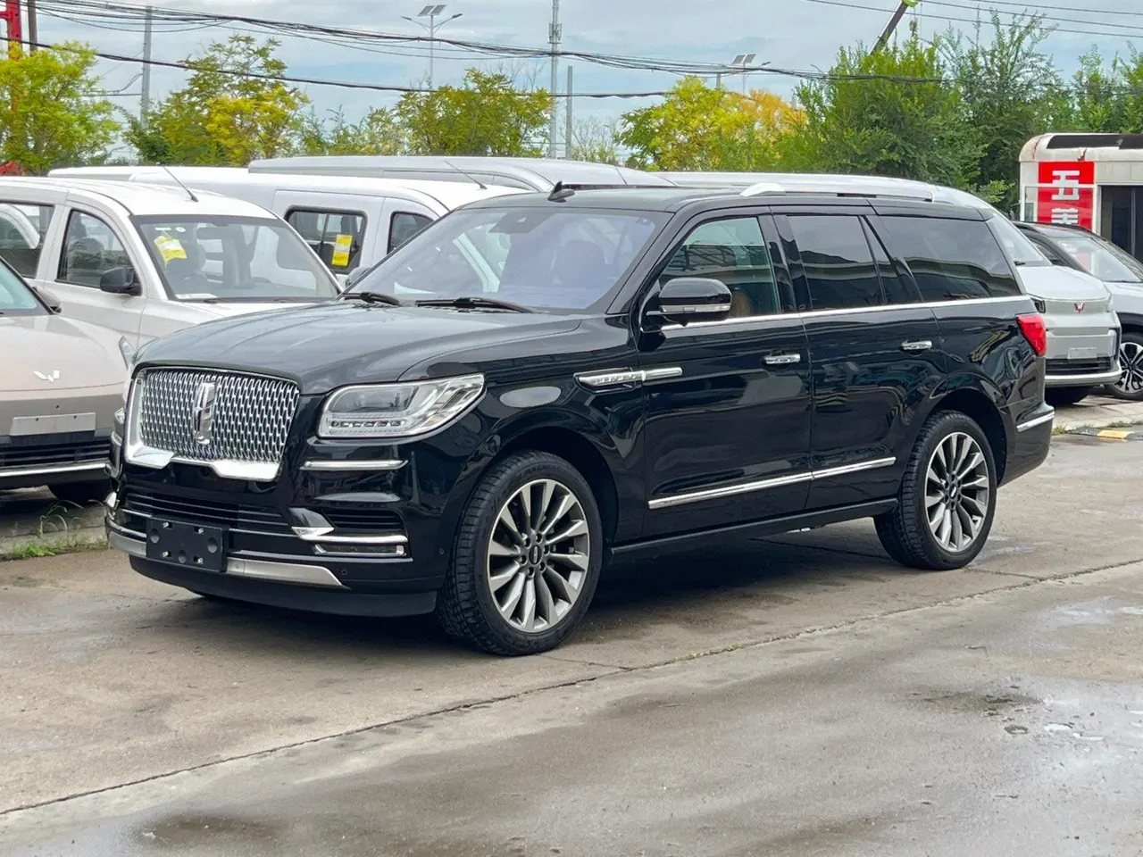 Open image lightbox: Lincoln Navigator (Imported) 2020 Navigator 3.5T Distinguished Edition Automatic Gear
