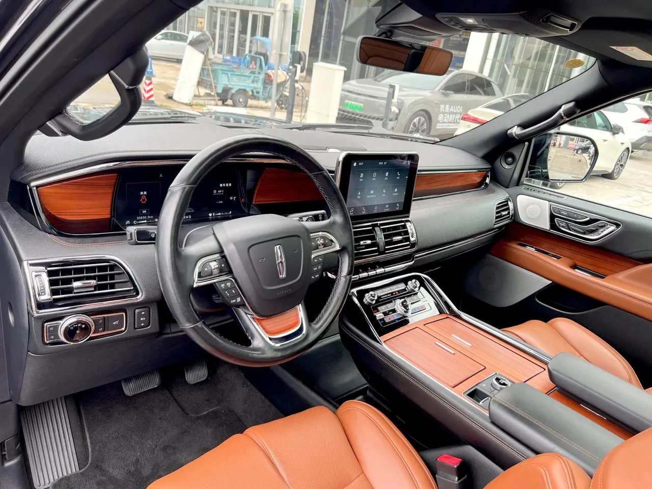 Lincoln Navigator (Imported) 2020 Navigator 3.5T Distinguished Edition Automatic Gear 11