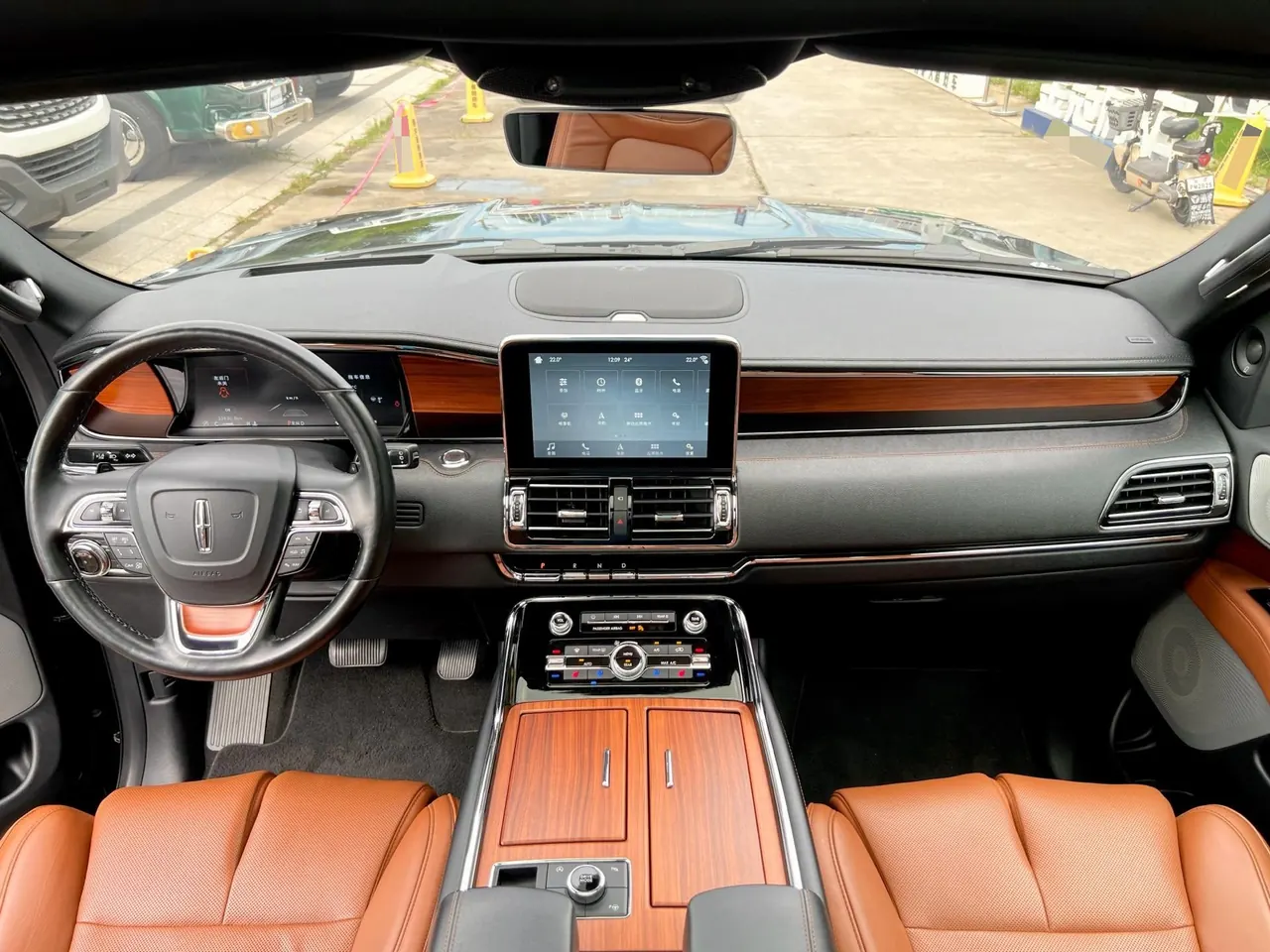 Lincoln Navigator (Imported) 2020 Navigator 3.5T Distinguished Edition Automatic Gear 13