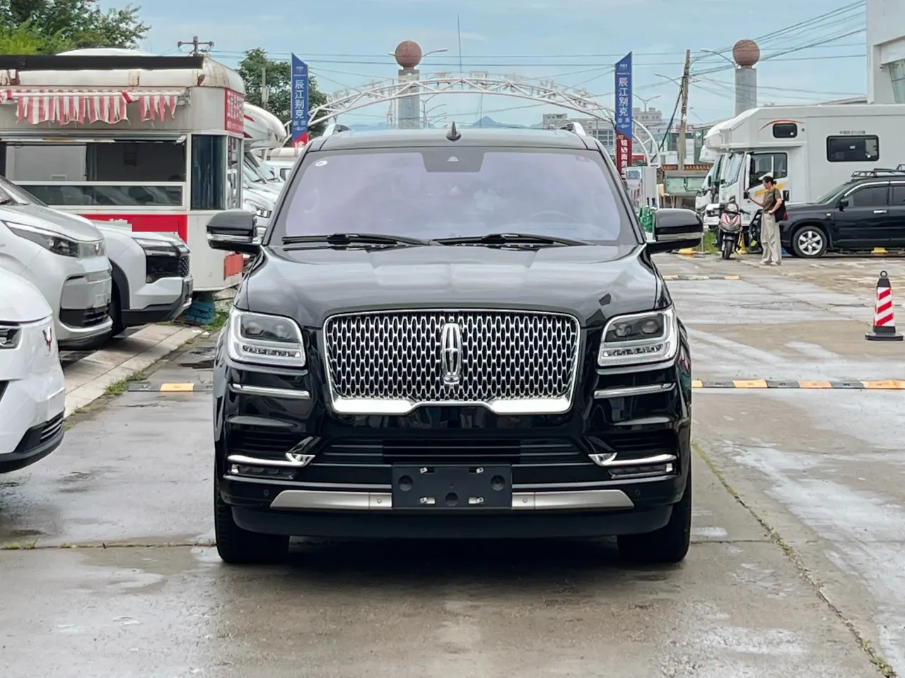 Lincoln Navigator (Imported) 2020 Navigator 3.5T Distinguished Edition Automatic Gear 2
