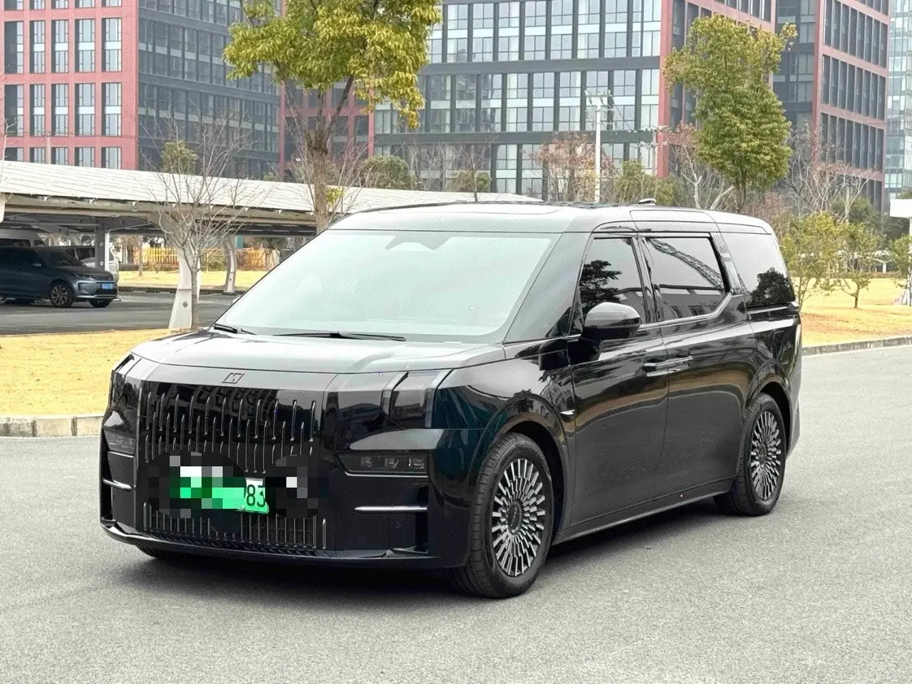 Open image lightbox: Zeekr 2024 Zeekr 009 six-seat executive version four-wheel drive 108kWh automatic gear