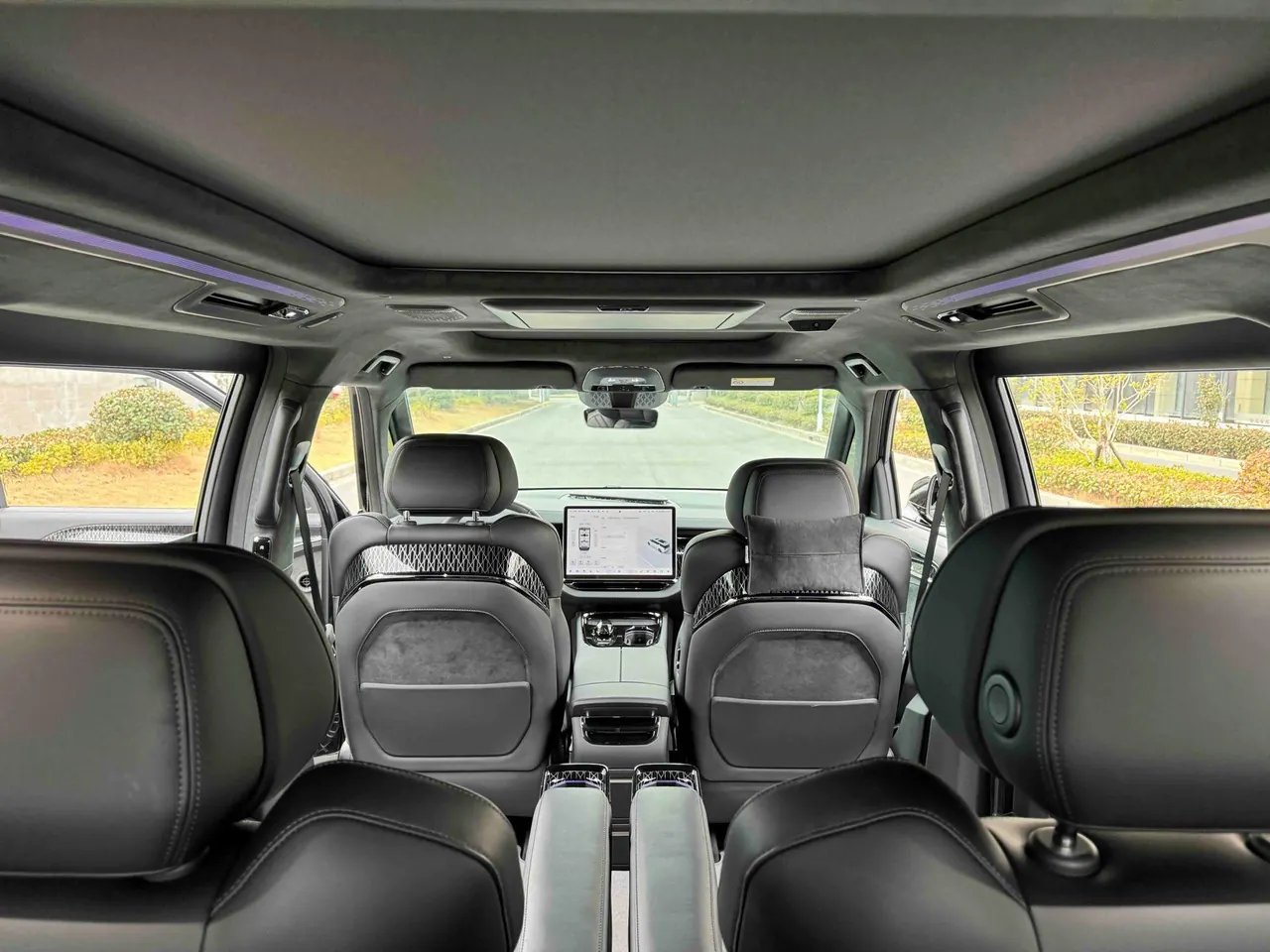 Zeekr 2024 Zeekr 009 six-seat executive version four-wheel drive 108kWh automatic gear 4