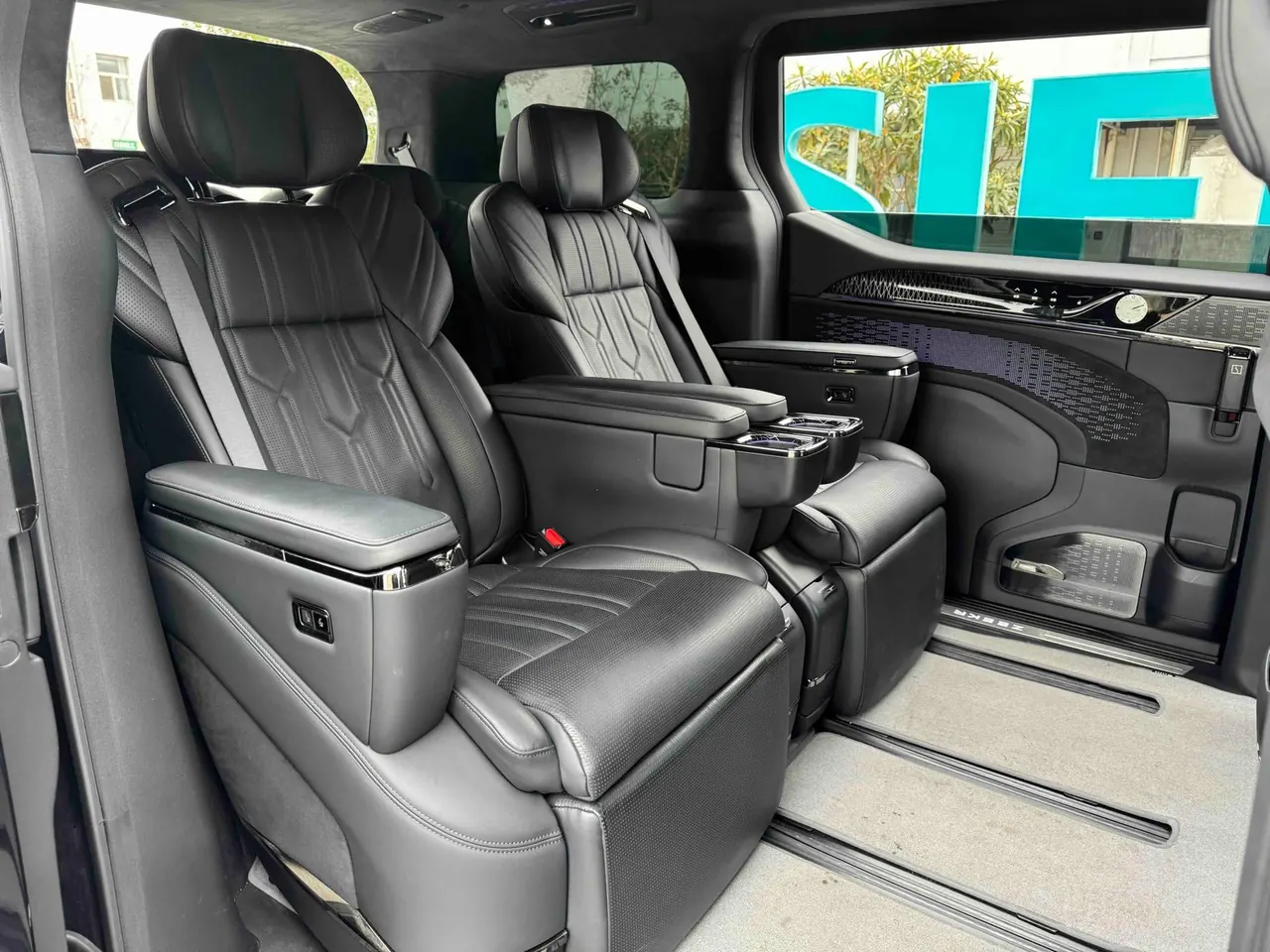 Zeekr 2024 Zeekr 009 six-seat executive version four-wheel drive 108kWh automatic gear 5