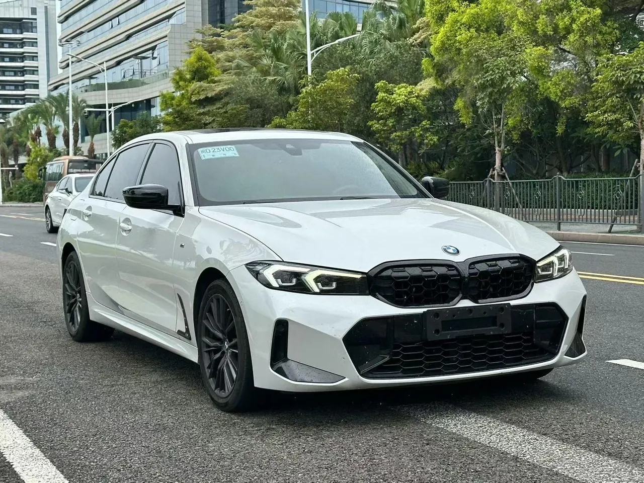 BMW 3 Series 2023 325Li 2.0T M Sports Obsidian Night Suit Automatic Gear 2