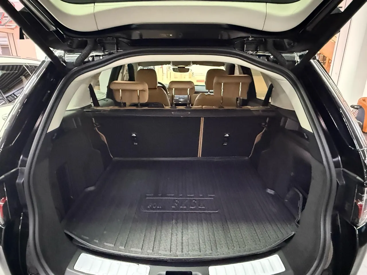 Land Rover 2025 Discovery Sports Edition 48V 2.0T 249PS Special Edition Automatic Gear 4