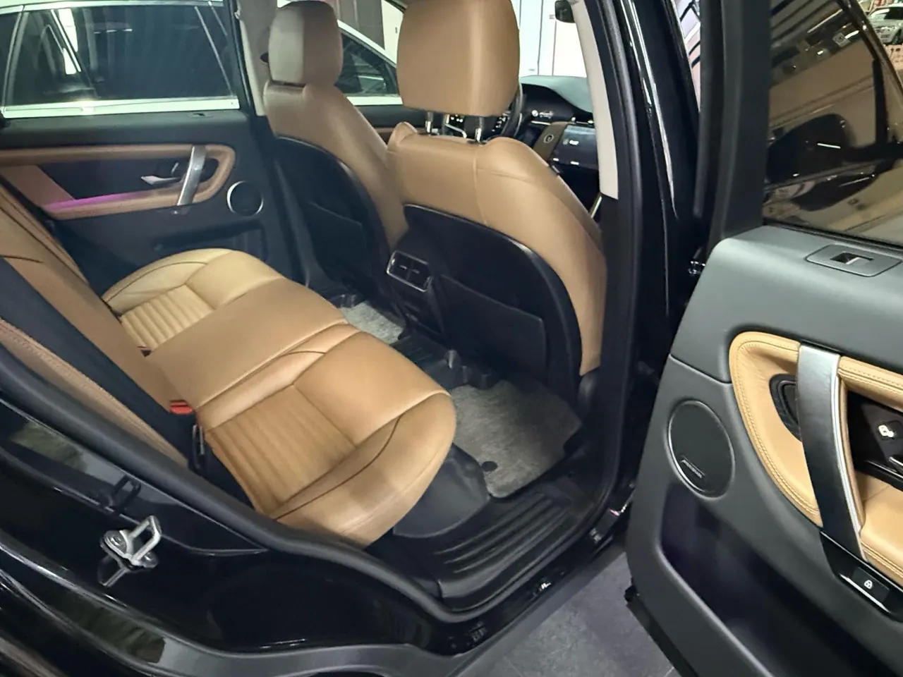 Land Rover 2025 Discovery Sports Edition 48V 2.0T 249PS Special Edition Automatic Gear 5