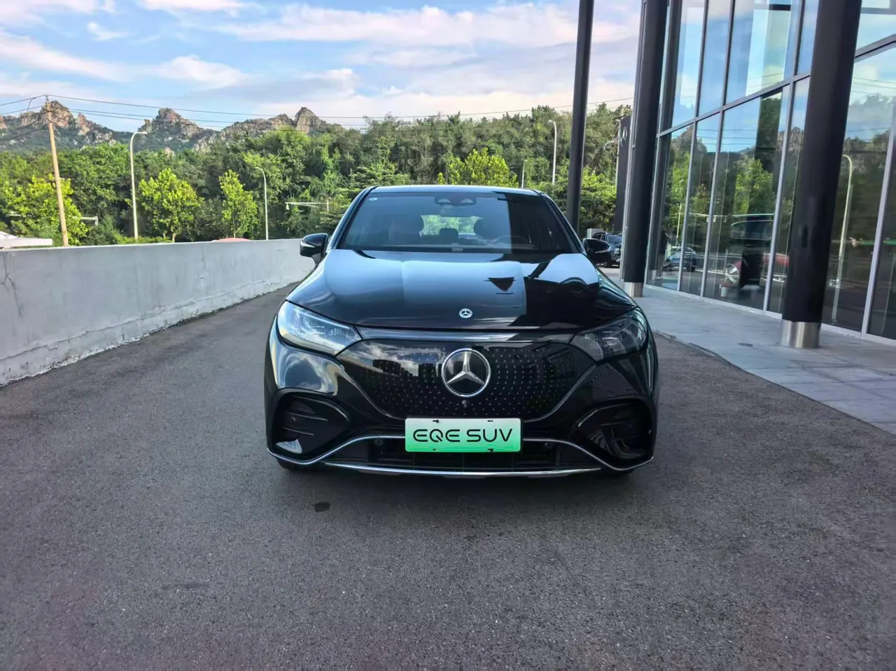 Mercedes Benz 2024 EQE SUV 500 4MATIC EQE SUV 500 4MATIC Deluxe Edition Automatic 2