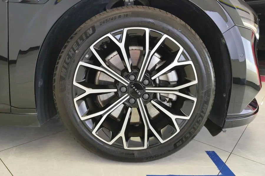 Zeekr 2025 Zeekr 007 Long Endurance Rear Drive Smart Driving Edition 100kWh Automatic Transmission 8