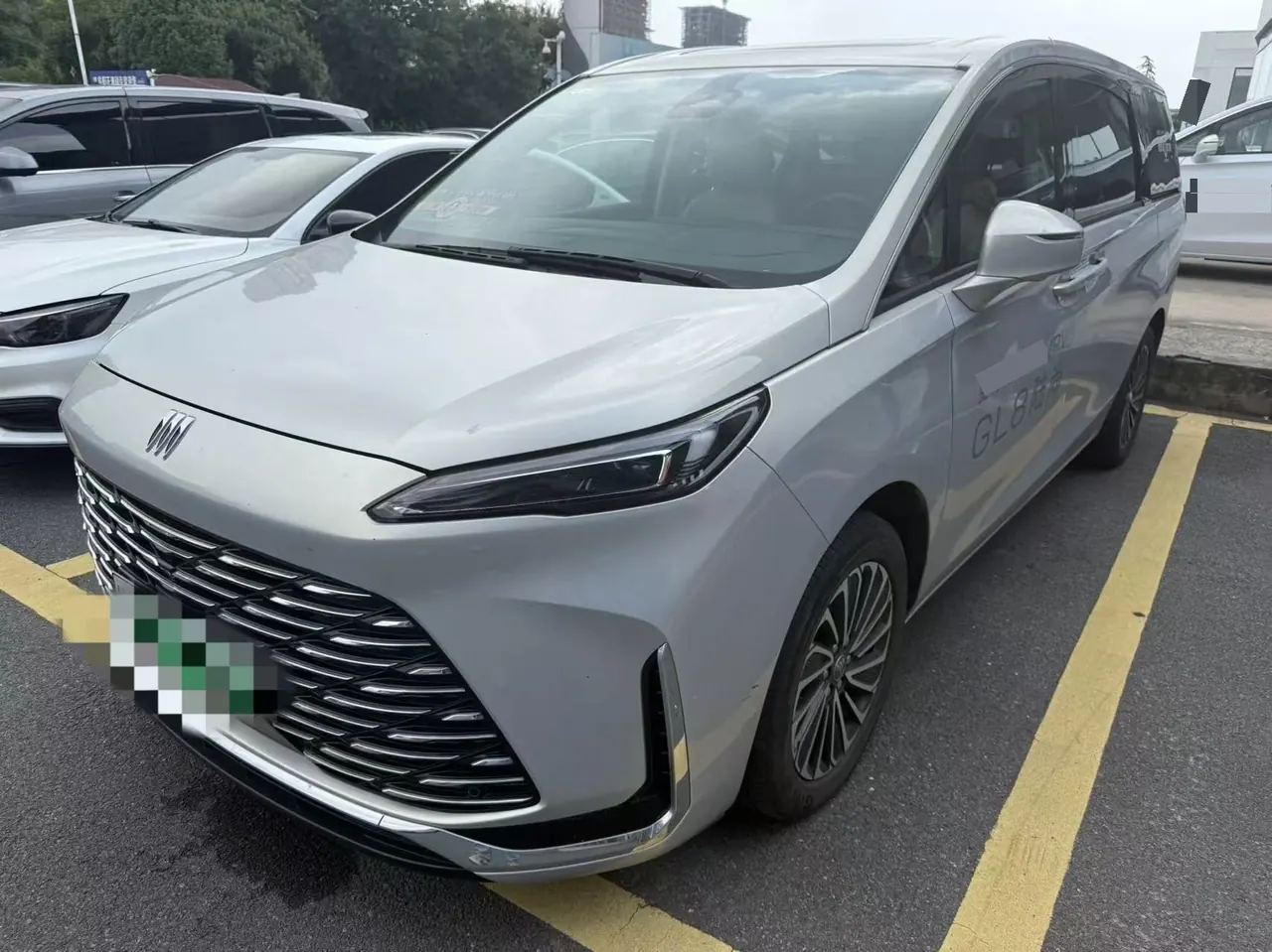 打开图片灯箱:Buick 2025 GL8 Lu Shang 1.5T Premium Edition 7-seat Automatic Gear