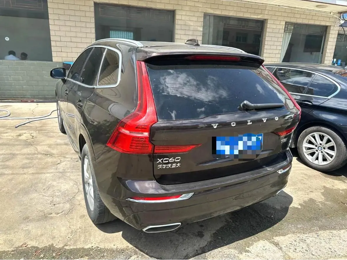 Volvo 2020 XC60 2.0T T5 4-wheel drive smart luxury automatic gear 6