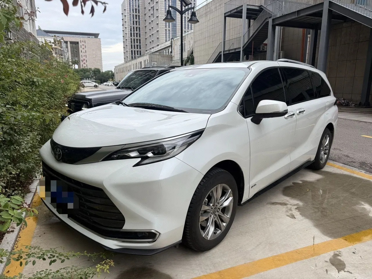 Open image lightbox: Toyota 2024 Sana 2.5 Stepless Four-wheel Drive Premium Edition Automatic Transmission