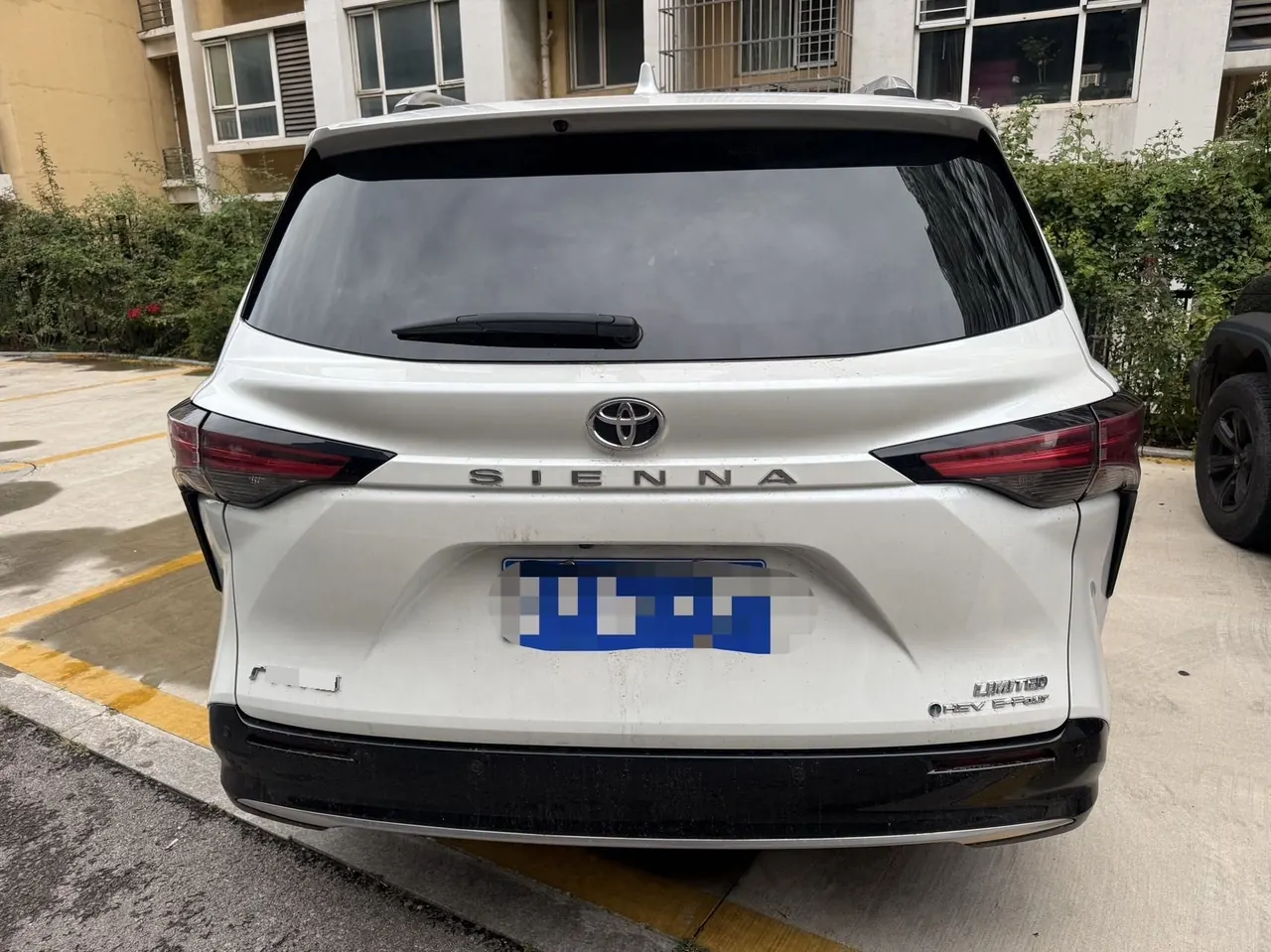 Toyota 2024 Sana 2.5 Stepless Four-wheel Drive Premium Edition Automatic Transmission 2