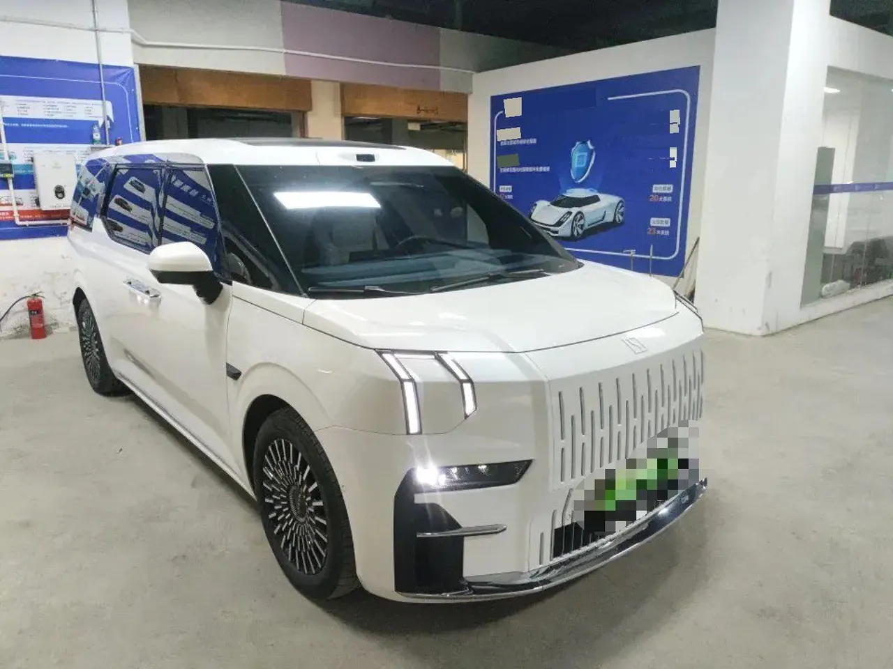 Zeekr 2024 Zeekr 009 7-seat aisle version 108kWh automatic gear 2