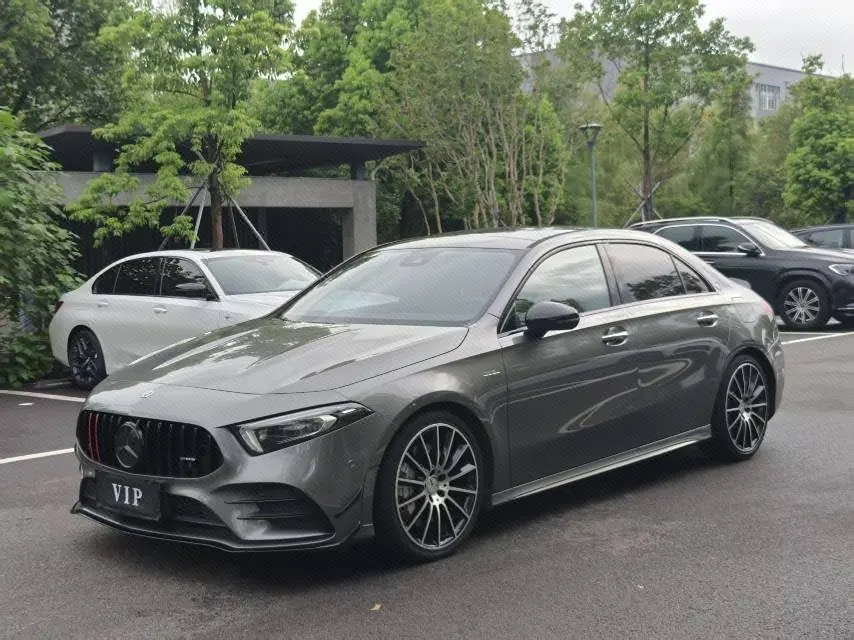 打开图片灯箱:Mercedes Benz Class A AMG (Imported) 2022 A 35 L AMG 4MATIC 2.0T Automatic Gear