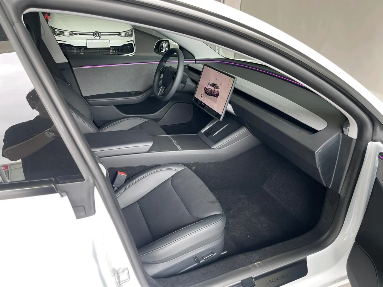 Tesla 2025 Model 3 Rear-Wheel-Drive Edition (facelift) Automatic Transmission 3
