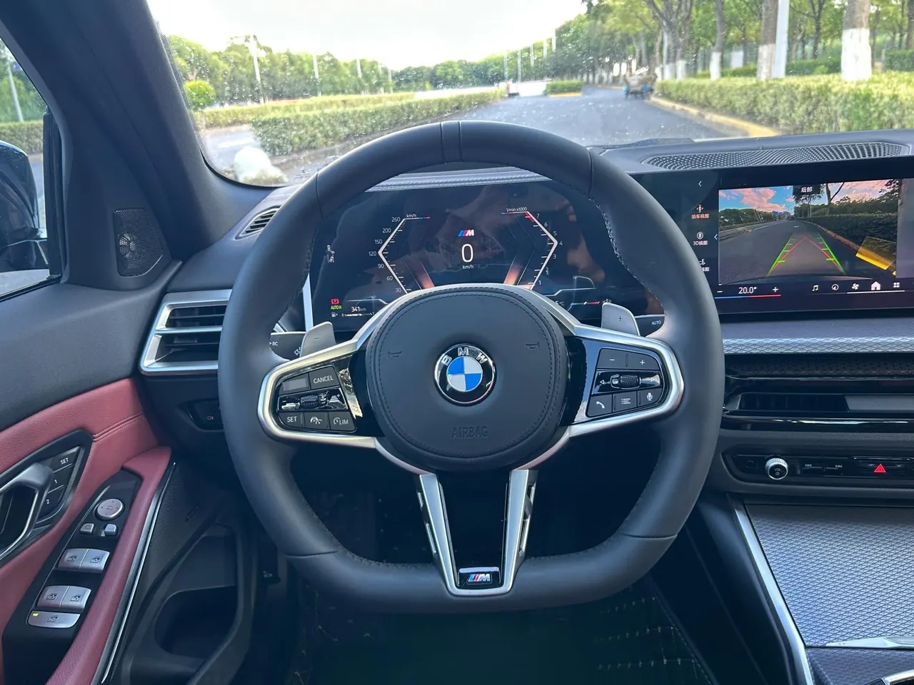 BMW 3 Series 2025 model 330i 2.0T M Sport Night Edition with automatic transmission 11