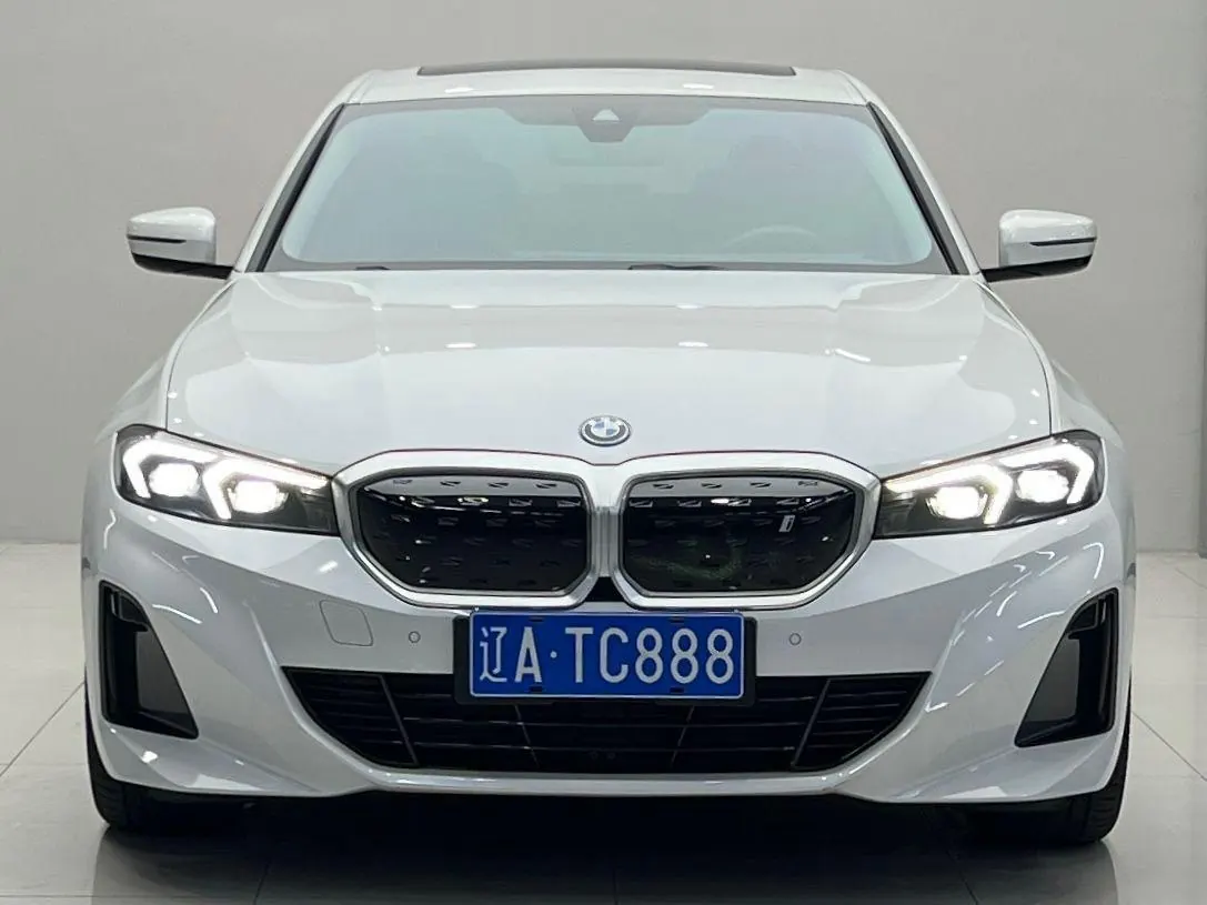 BMW 2024 i3 eDrive 35 L automatic gear 2