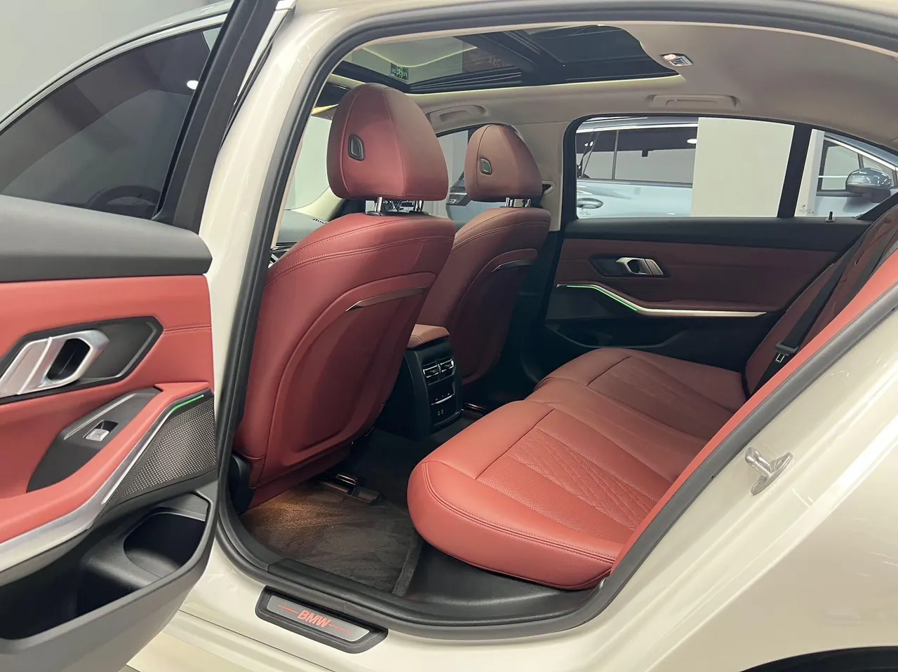 BMW 2024 i3 eDrive 35 L automatic gear 6