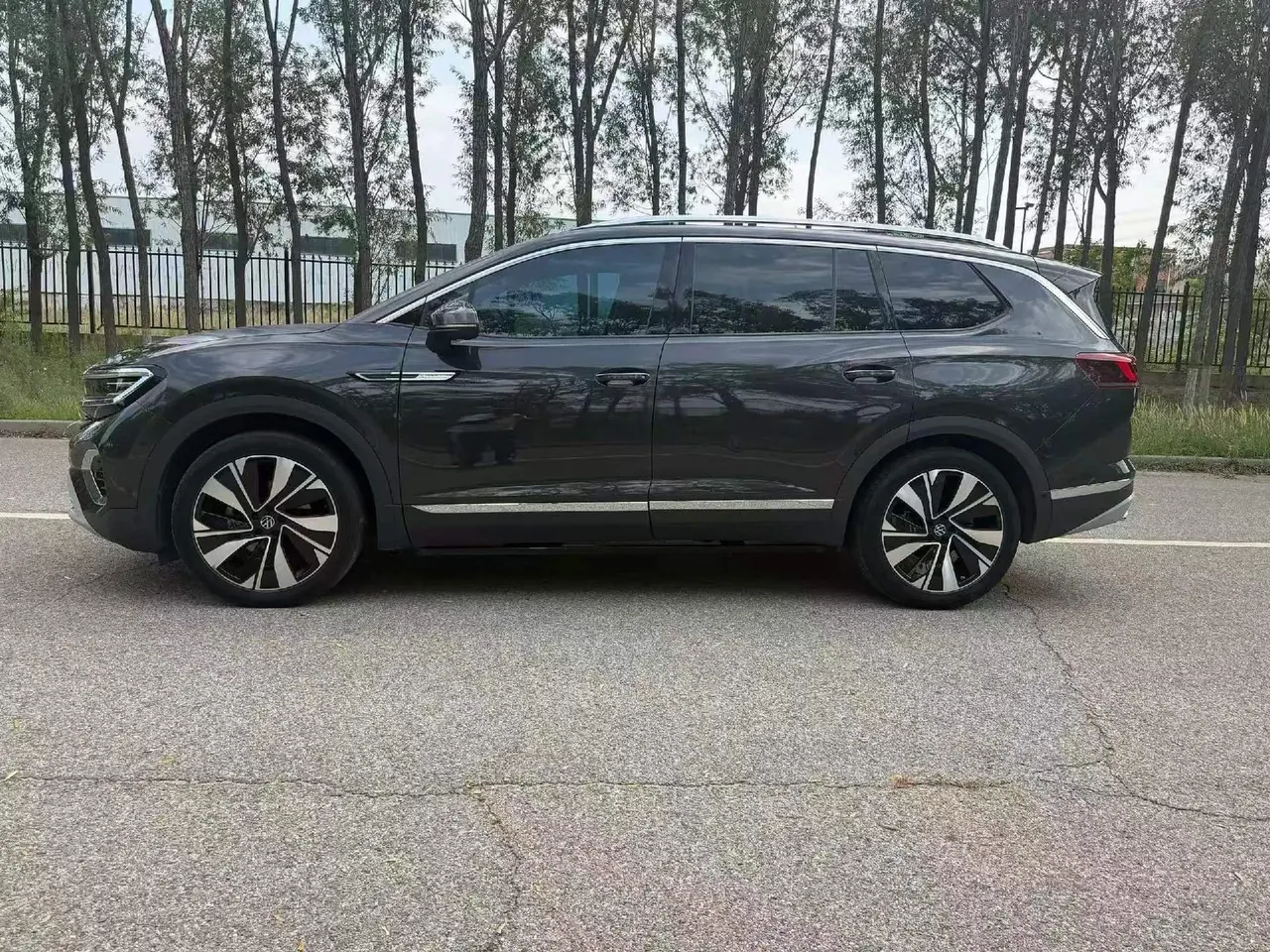 Volkswagen 2023 models of 2.0TSI 380TSI four-wheel drive luxury version Pro 6 (modified) automatic gear 3