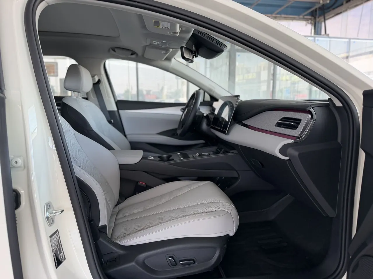 BYD 2025 seals 06 DM-i 1.5 stepless travel version 150KM exclusive automatic gear 10