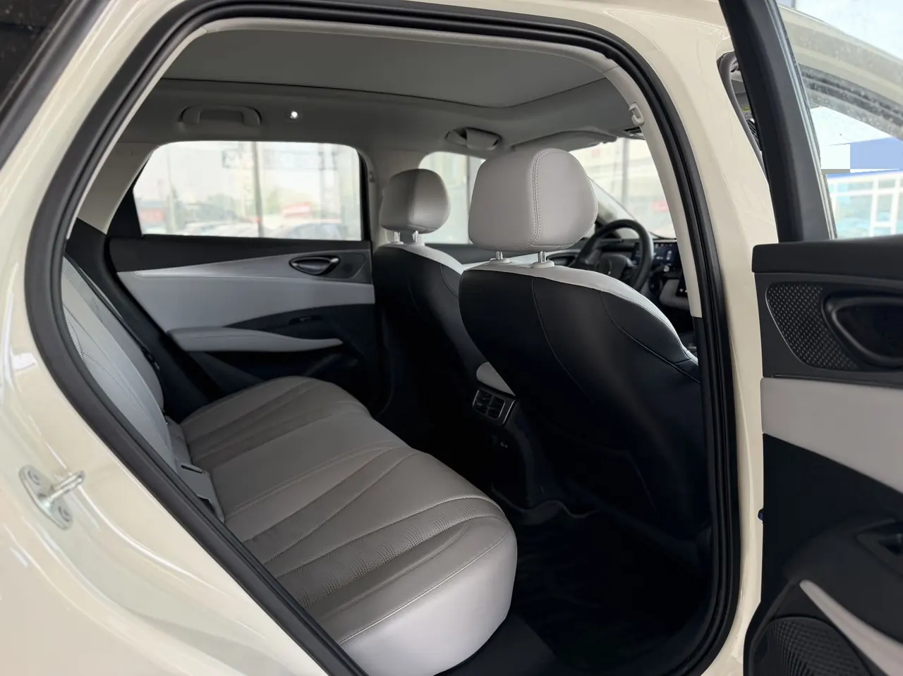 BYD 2025 seals 06 DM-i 1.5 stepless travel version 150KM exclusive automatic gear 11