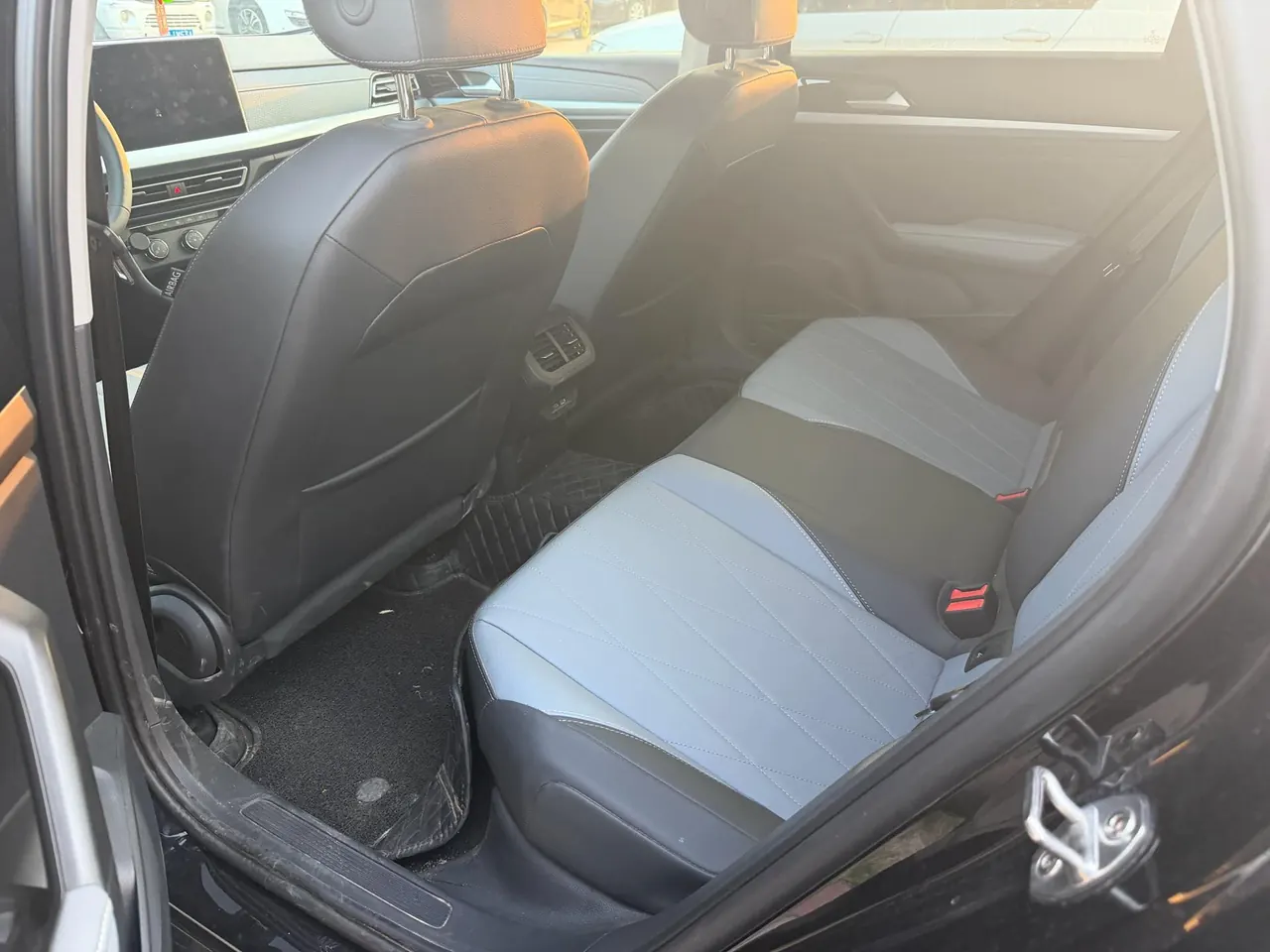 Volkswagen 2024 LaVida 1.5 5 Million Edition Automatic 5