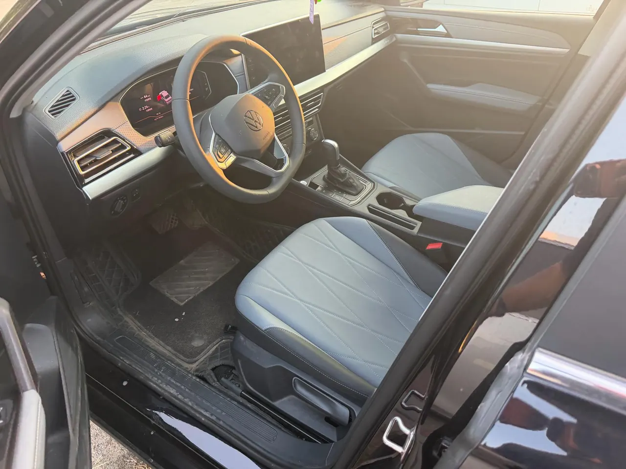 Volkswagen 2024 LaVida 1.5 5 Million Edition Automatic 6