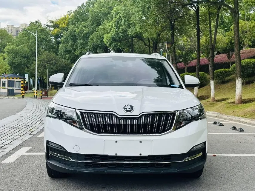 Skoda 2023 Komick 1.5 Comfortable Edition Automatic Gear 2