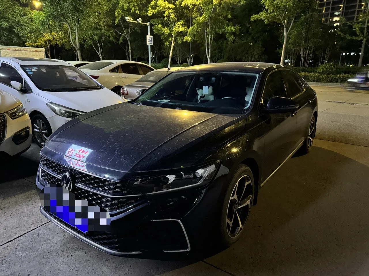 打开图片灯箱:Volkswagen 2022 Passat 2.0TSI 330TSI Star Elite Edition Automatic Gear