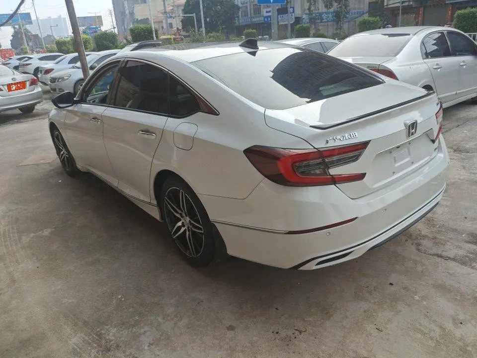 Honda 2022 10th Generation Accord Hybrid 2.0 Stepless Magic Night Reed Edition Automatic Gear 4