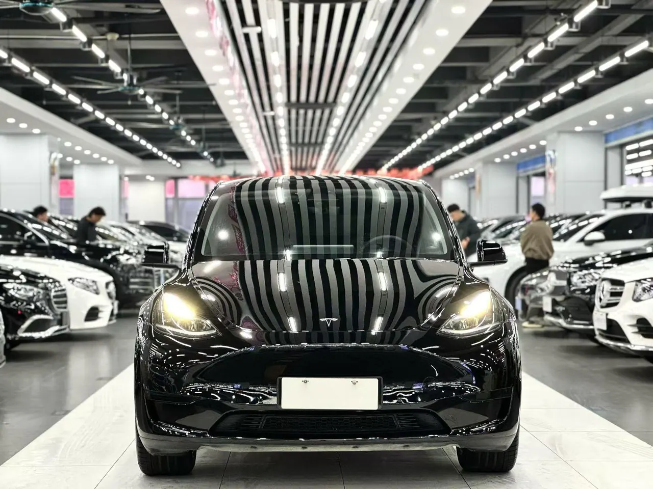 Tesla 2022 Model Y rear-wheel drive version (facelift) automatic gear 2