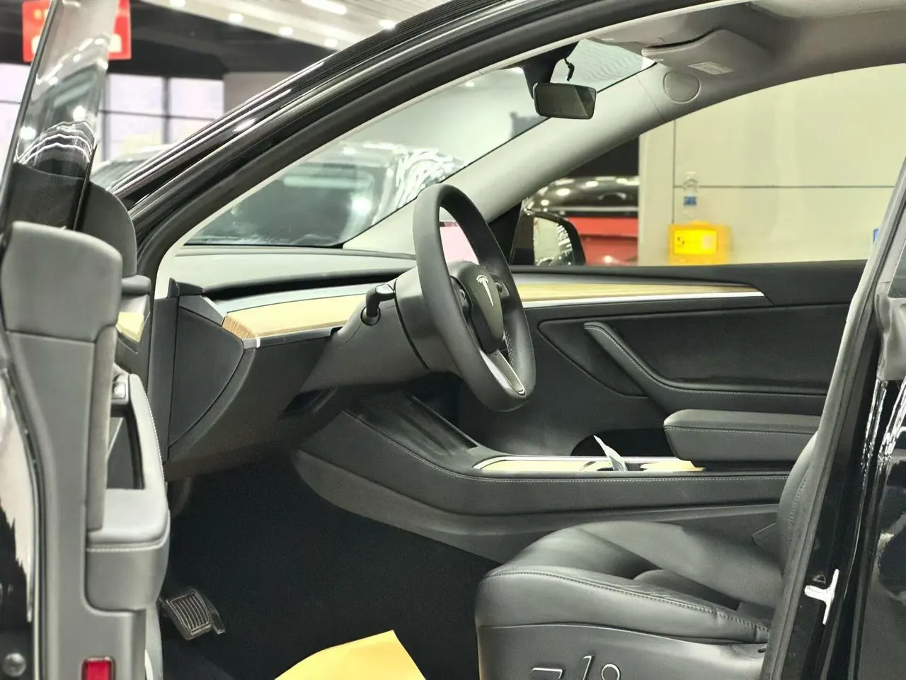 Tesla 2022 Model Y rear-wheel drive version (facelift) automatic gear 3