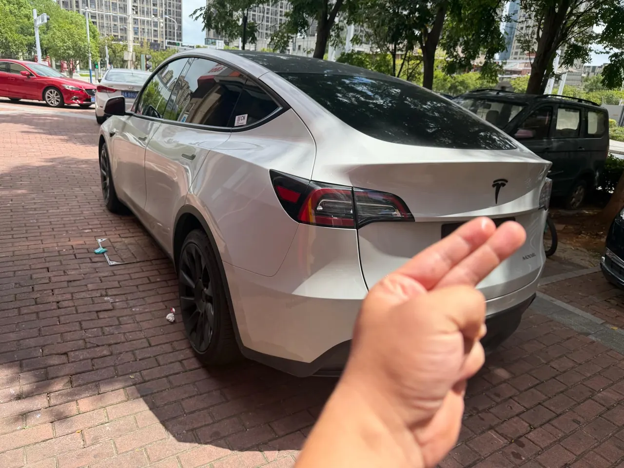 Tesla 2022 Model Y rear-wheel drive version (facelift) automatic gear 2
