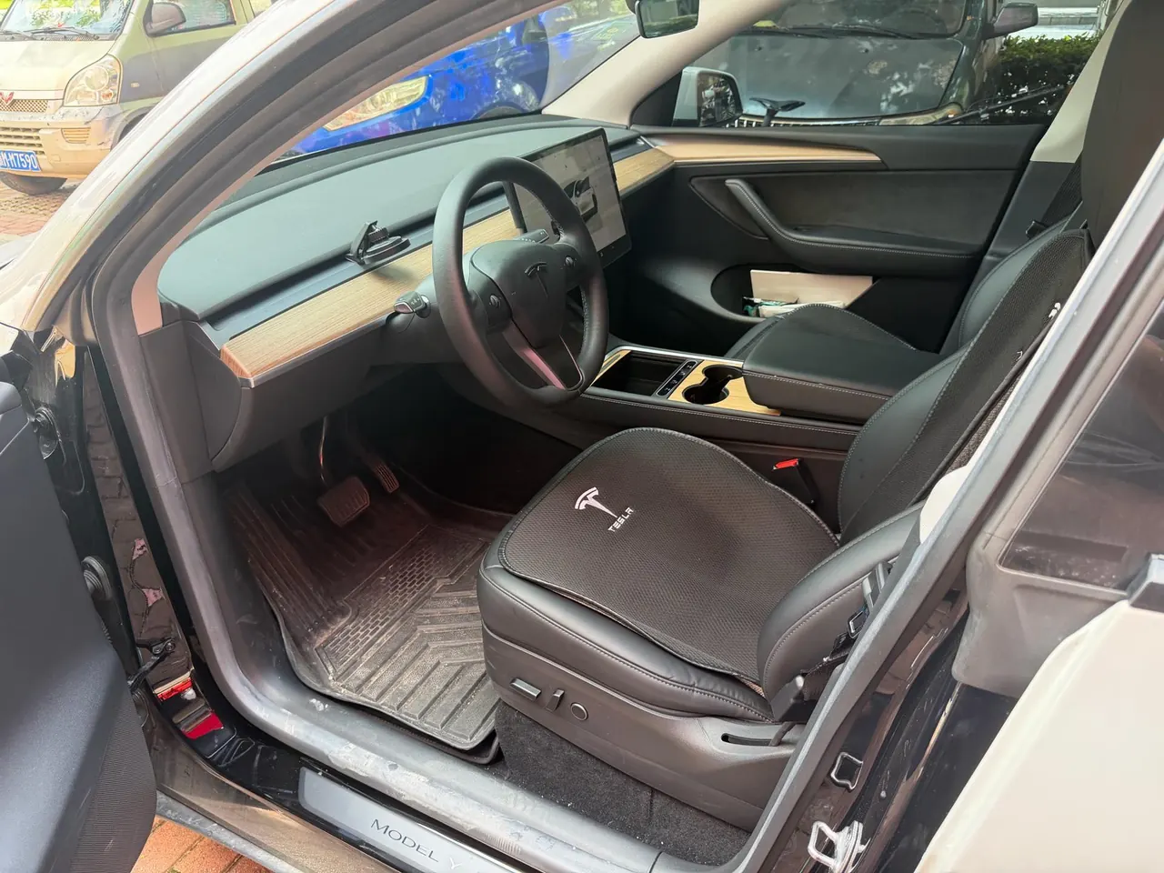 Tesla 2022 Model Y rear-wheel drive version (facelift) automatic gear 3