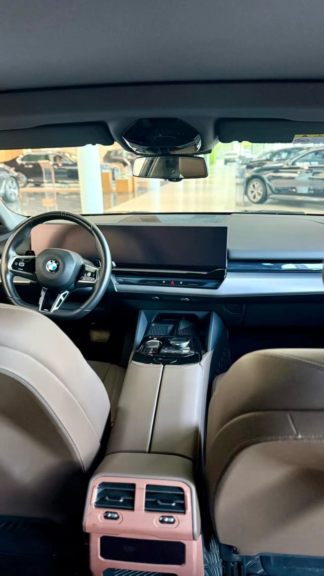 BMW 5 Series 2024 model 530Li 48V 2.0T Leading Edition M Sport Package Automatic 10