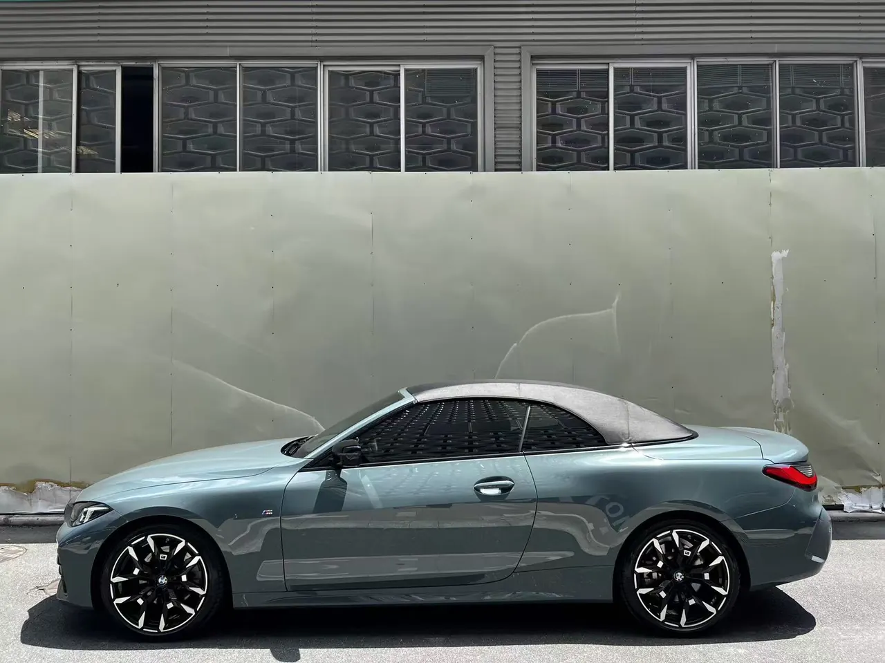 BMW 4 Series (Imported) 2024 430i Convertible Coupe 2.0T M Sports Obsidian Night Suit Automatic Gear 10