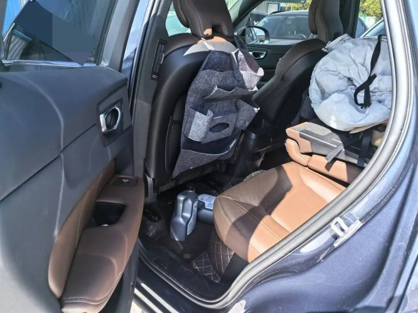 Volvo 2024 XC60 48V 2.0T B5 4-wheel drive Zhiyuan Deluxe Edition Automatic Gear 5