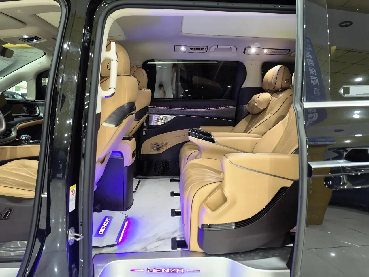 Denza 2024 Denza D9 DM-i 1.5T stepless 980 four-wheel drive distinguished automatic gear 6