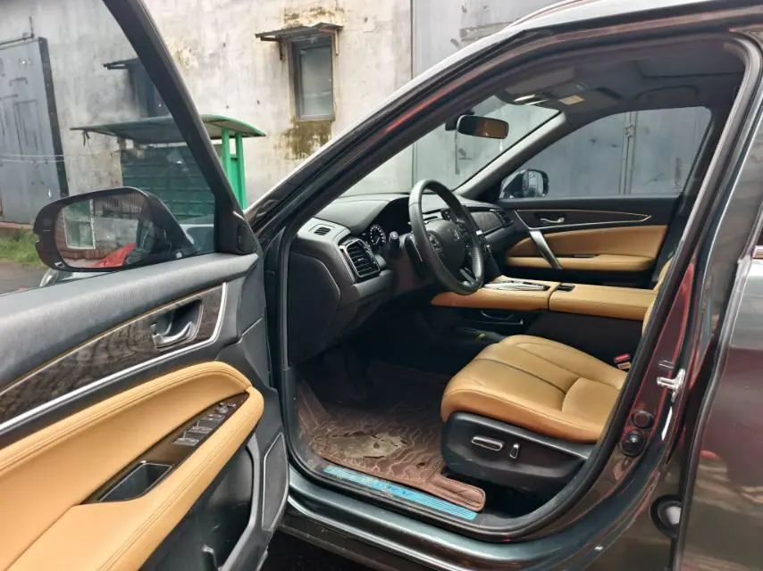 Honda 2020 UR-V 2.0T 370TURBO two-drive elegant version of automatic gear 4