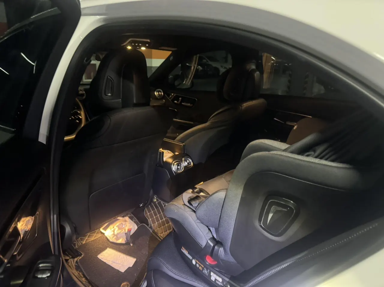 Mercedes Benz Class C 2024 C 260 L 48V 1.5T (Change 3) Automatic 3