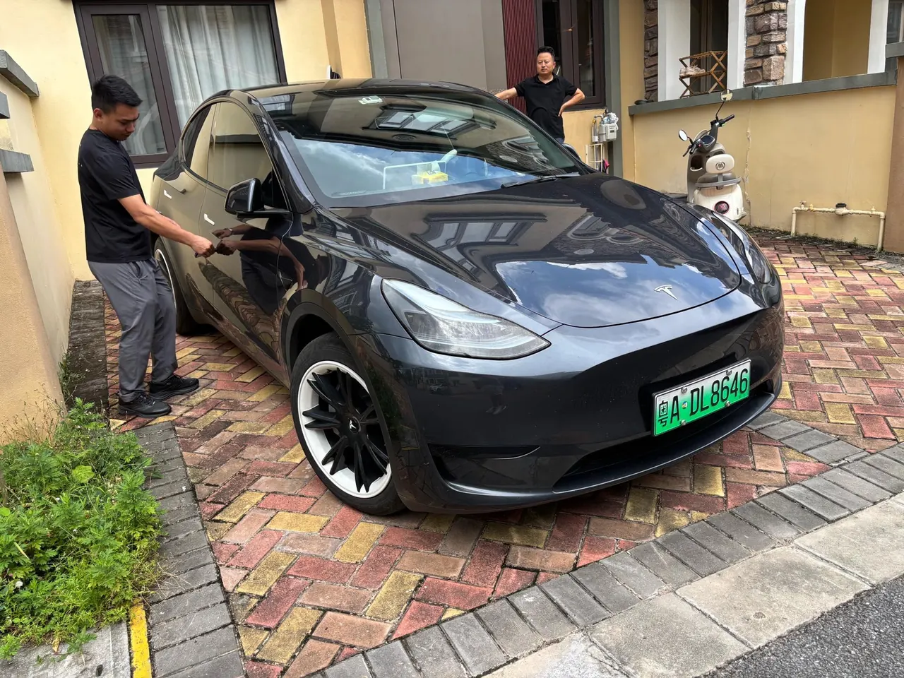 Tesla 2024 Model Y rear-wheel drive version automatic transmission 3
