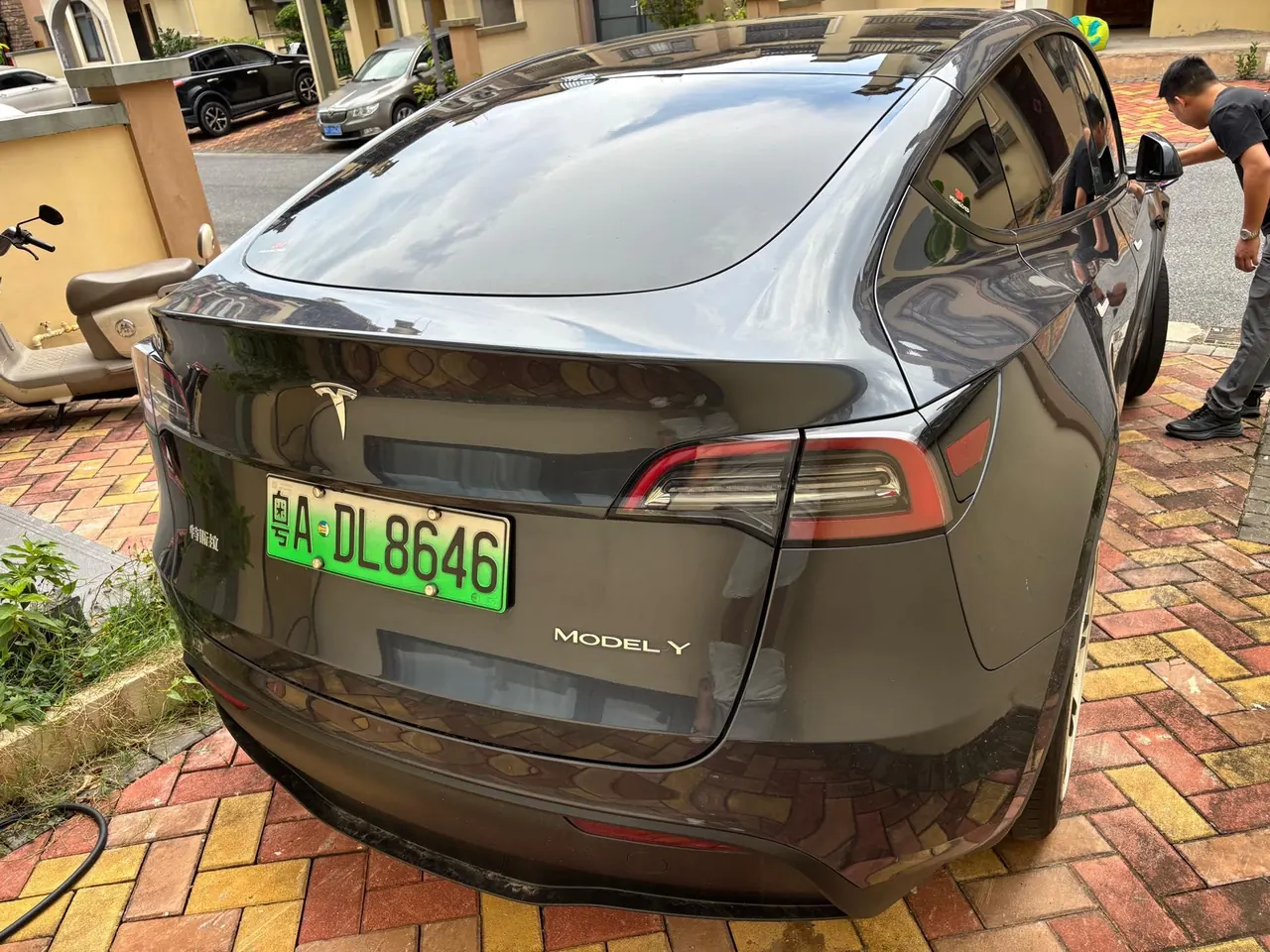 Tesla 2024 Model Y rear-wheel drive version automatic transmission 5