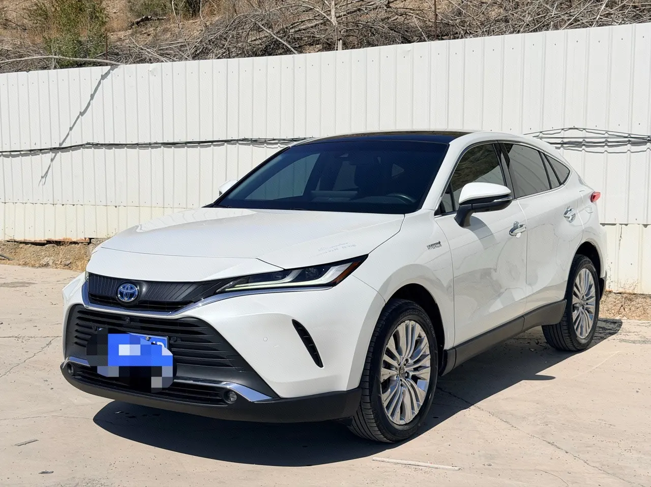 Toyota 2022 LingFang Dual Engine 2.5 Stepless Four-wheel Drive Premium Edition Automatic Gear - View 1